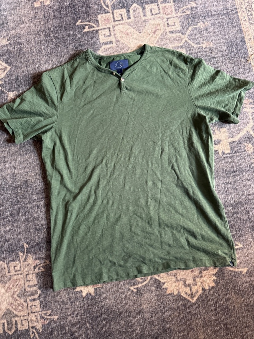 NEW Men's Green Short-Sleeve Henley Shirt Large